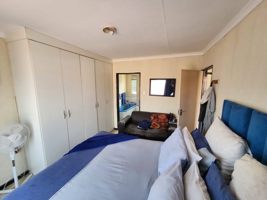 2 Bedroom Property for Sale in Tlhabane West North West